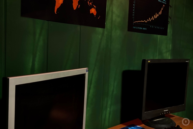 Фотографии перформанса Вирус X (фото #4) Фотографии перформанса Вирус X (фото #4)