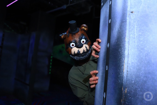 Экшн-игра Пять ночей в лазертаге