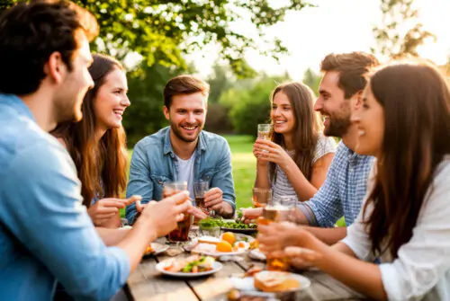 Квесты на свежем воздухе: где поиграть в мае и зарядиться весенним настроением?